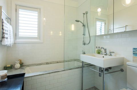 Stylish Interiors In The Bay - Accommodation in Brisbane 7
