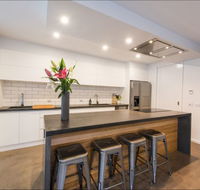 The Bright House - Accommodation in Brisbane