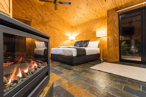 Waterfall Springs Retreat And Wildlife Sanctuary - Accommodation in Brisbane 4