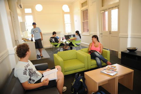 Yarra House - Accommodation in Brisbane 5