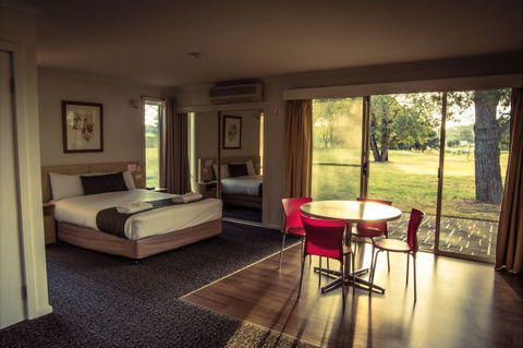 Yowani Country Club - Accommodation in Brisbane 0