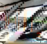 Bettenay's Lakeside Chalets and Luxury Spa Apartment - Accommodation in Brisbane