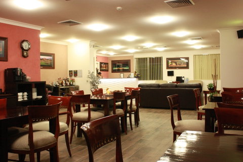 Country Plaza Queanbeyan - Accommodation in Brisbane 0