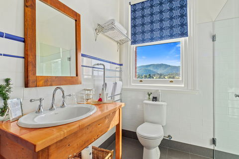 Cygnet Old Bank B&B - Accommodation in Brisbane 4