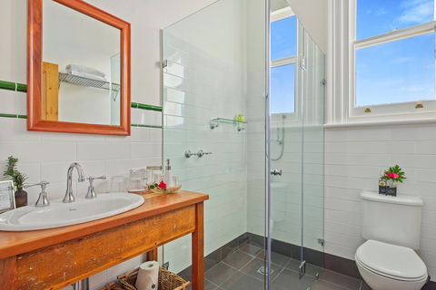 Cygnet Old Bank B&B - Accommodation in Brisbane 5
