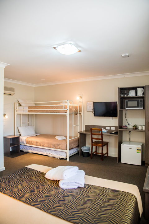 Lilac City Motor Inn And Steakhouse - Accommodation in Brisbane 1