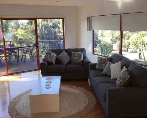 Point Break Binalong - Accommodation in Brisbane 2