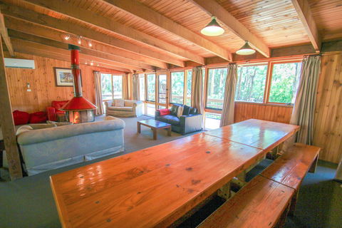 Sambar Lodge - Accommodation in Brisbane 2