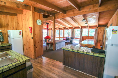 Sambar Lodge - Accommodation in Brisbane 3