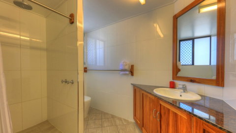 Sky View Units - Accommodation in Brisbane 3