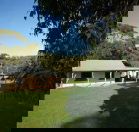 Southern Ocean Retreats - Goondooloo Cottage - Accommodation in Brisbane