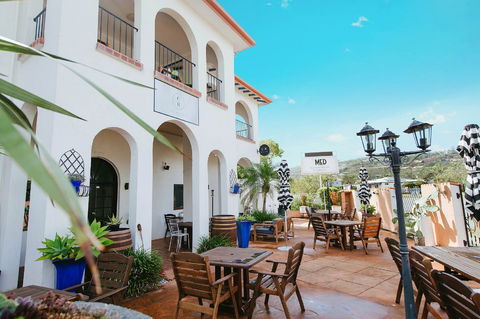 The Med Crescent Head - Accommodation in Brisbane 2