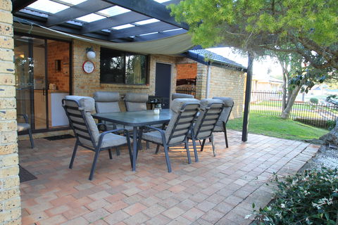 Thora Waterfront - Accommodation in Brisbane 2