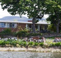 Waterside Accommodation - Derwent Hideaway - Accommodation in Brisbane
