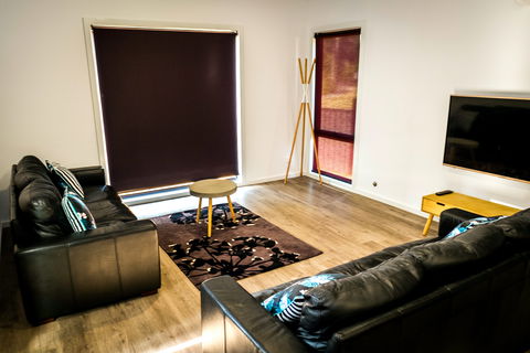 2 Minutes By Bike - Accommodation in Brisbane 1