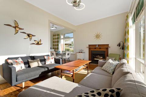 50s Beach House - Accommodation in Brisbane 0