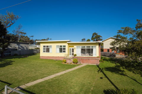 50s Beach House - Accommodation in Brisbane 1