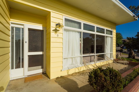 50s Beach House - Accommodation in Brisbane 2