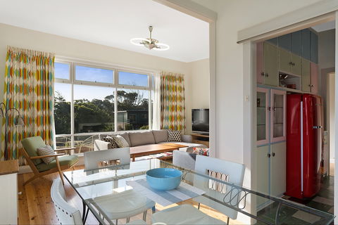 50s Beach House - Accommodation in Brisbane 5