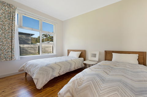 50s Beach House - Accommodation in Brisbane 9