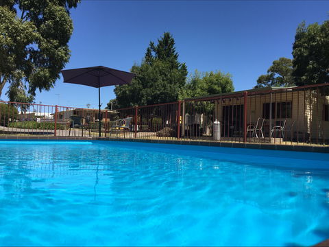 Acacia Caravan Park And Holiday Units - Accommodation in Brisbane 2