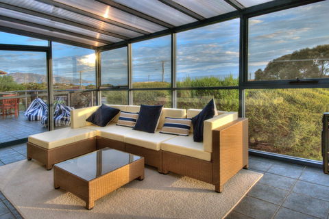 Blue Waves - Accommodation in Brisbane 1