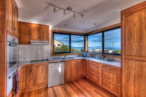 Blue Waves - Accommodation in Brisbane 4