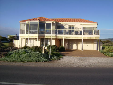 Century 21 SouthCoast: Hayman - Accommodation in Brisbane 0