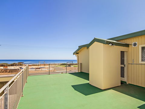 Century 21 SouthCoast: Sun And Fun - Accommodation in Brisbane 1