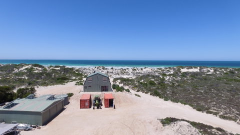 Fowlers Bay Beach House - Accommodation in Brisbane 0