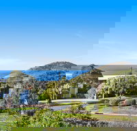 Highview - Panormaic Views Across Encounter Bay - Accommodation in Brisbane
