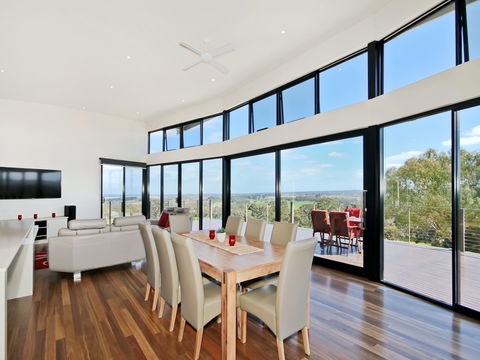McLaren Eye - Accommodation in Brisbane 0