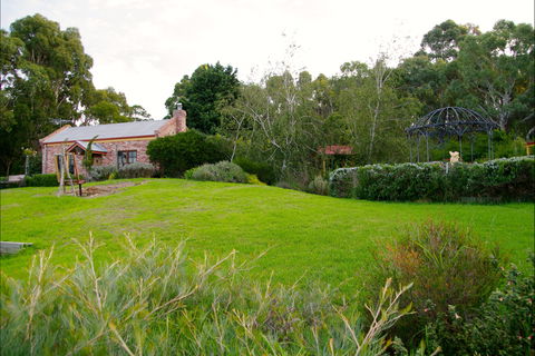 Pear Tree Hollow - Accommodation in Brisbane 0