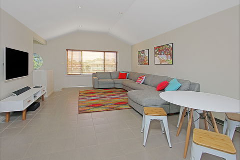 Seaside Royale - Accommodation in Brisbane 1