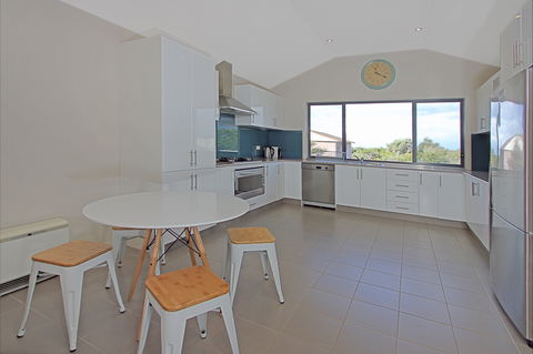 Seaside Royale - Accommodation in Brisbane 2