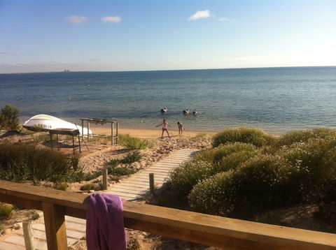 Sittin On The Beach - Accommodation in Brisbane 8