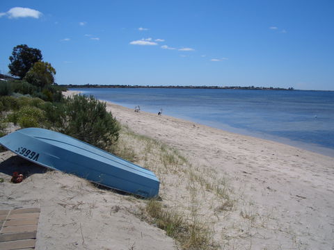 Sittin On The Beach - Accommodation in Brisbane 9
