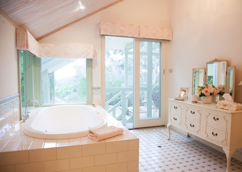 The Studio & The Barn - Accommodation in Brisbane 6