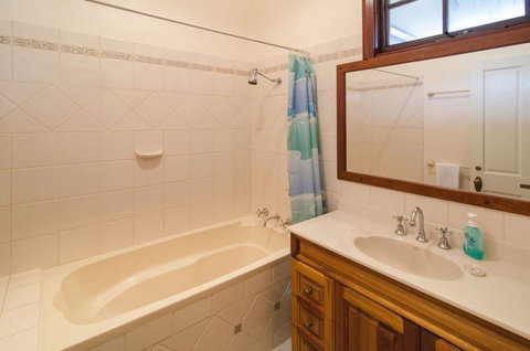 The Beach Retreat - Accommodation in Brisbane 8