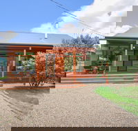 The Wooden House at 30 Delany - Accommodation in Brisbane