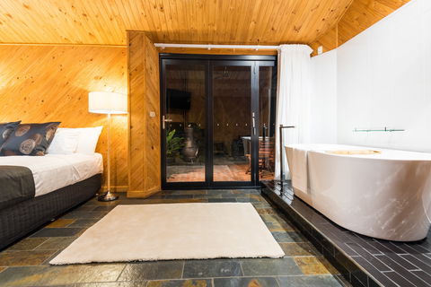 Waterfall Springs Retreat And Wildlife Sanctuary - Accommodation in Brisbane 5