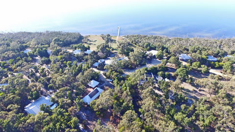 Waterfront Retreat At Wattle Point - Accommodation in Brisbane 0