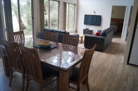 Waterfront Retreat At Wattle Point - Accommodation in Brisbane 7