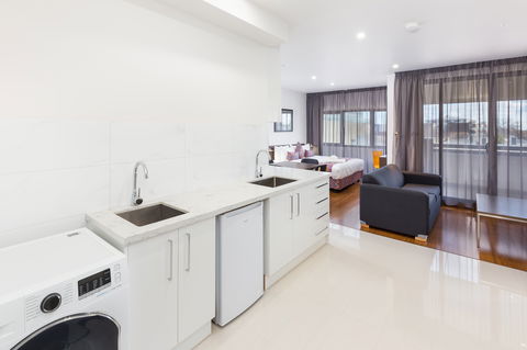 City Edge Dandenong Apartment Hotel - Accommodation in Brisbane 2
