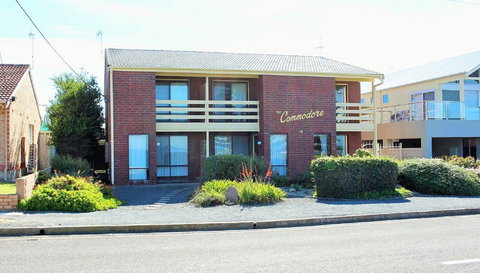 Commodore 2 - Accommodation in Brisbane 0