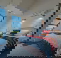 Cosy Corner Beach Apartment - Accommodation in Brisbane