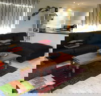 Flutterby's Beach Retreat Preston Beach