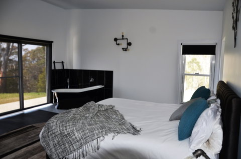 Hickory Moon - Accommodation in Brisbane 0