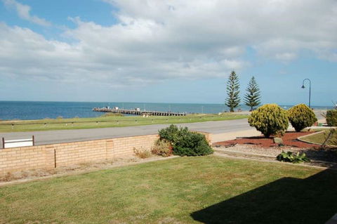 Jay Jay's Beach House - Accommodation in Brisbane 0