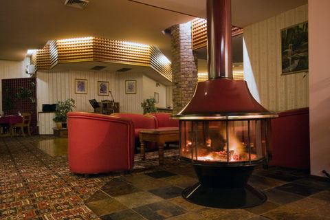 McNevins Warwick Motel And Gunyah Restaurant - Accommodation in Brisbane 1